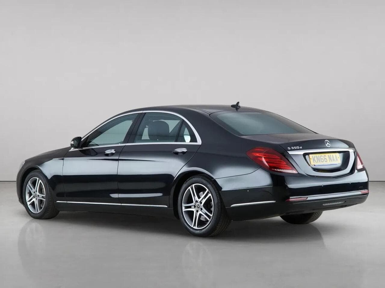 Mercedes-Benz S Class thumbnail Rear Left