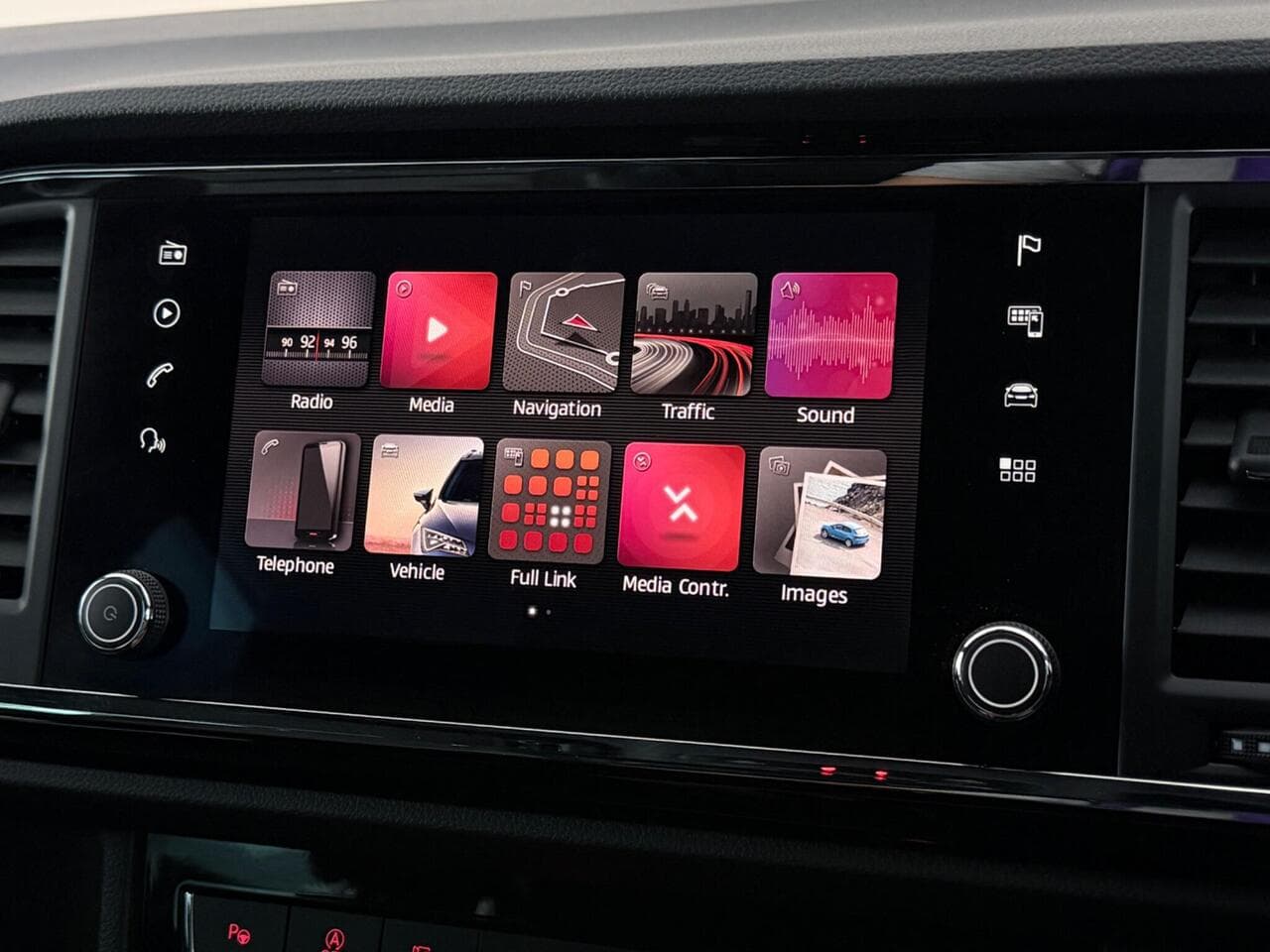 SEAT Ateca thumbnail Infotainment System