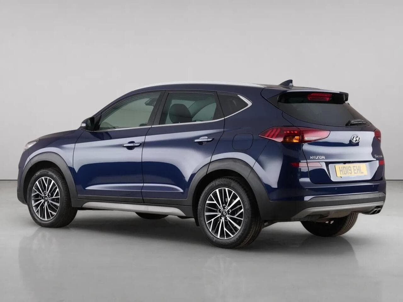 Hyundai TUCSON thumbnail Rear Left