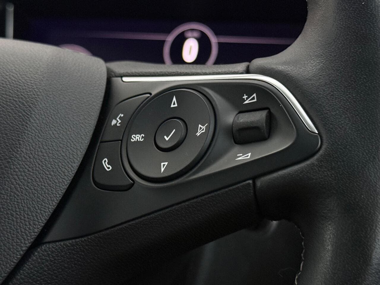 Vauxhall Grandland thumbnail Misc Controls