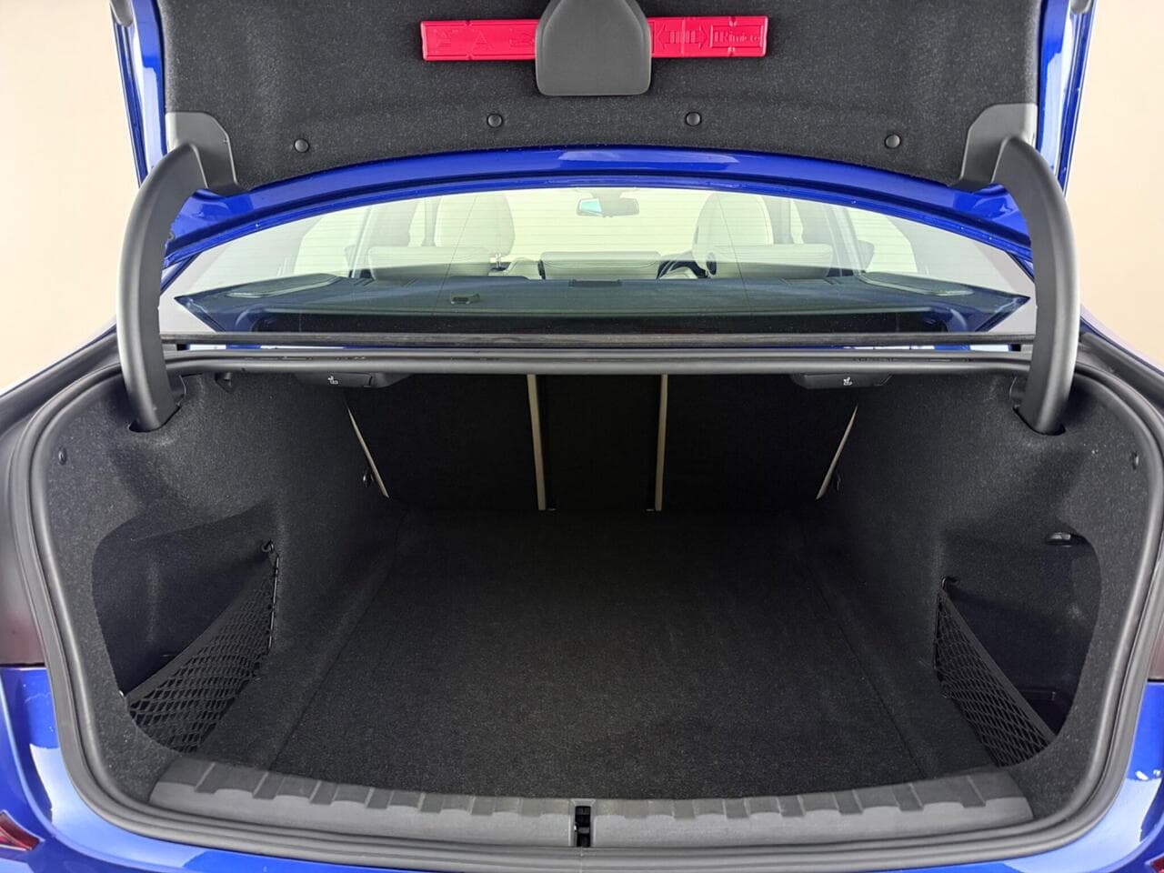 BMW 3 Series thumbnail Boot