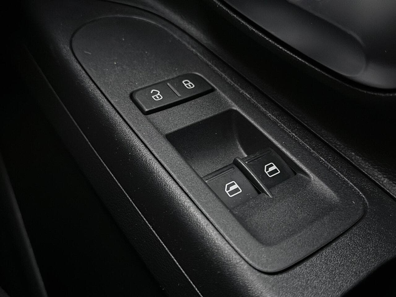 Volkswagen up! thumbnail Misc Controls