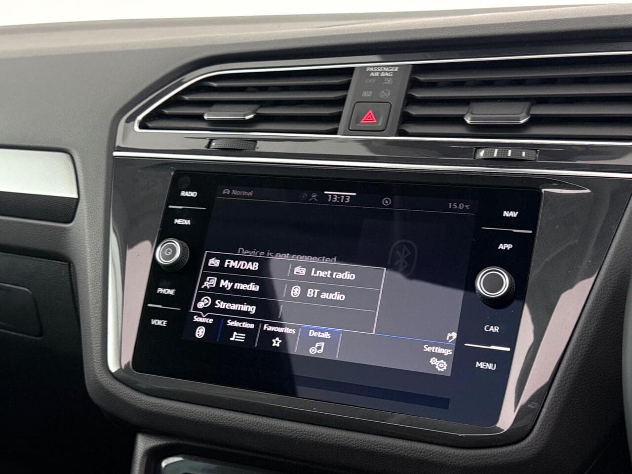 Volkswagen Tiguan thumbnail Infotainment System
