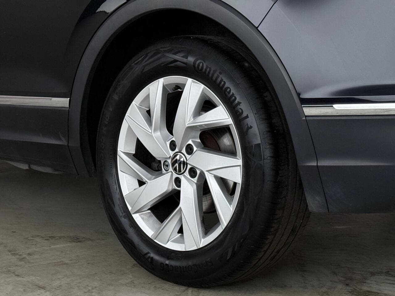 Volkswagen Tiguan thumbnail Wheel