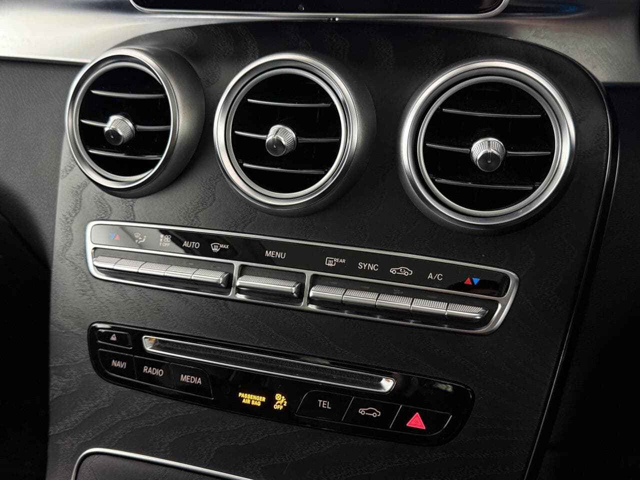 Mercedes-Benz GLC thumbnail Misc Controls
