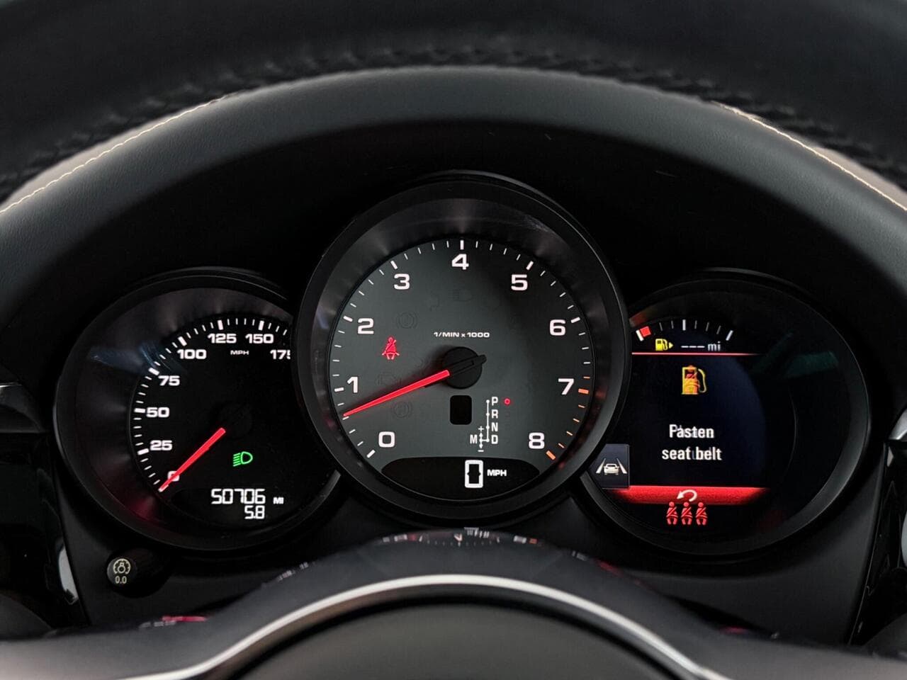 Porsche Macan thumbnail Driver Instruments