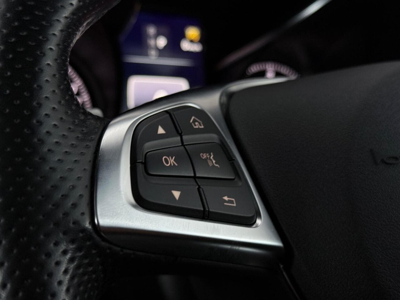 Mercedes-Benz GLC thumbnail Misc Controls