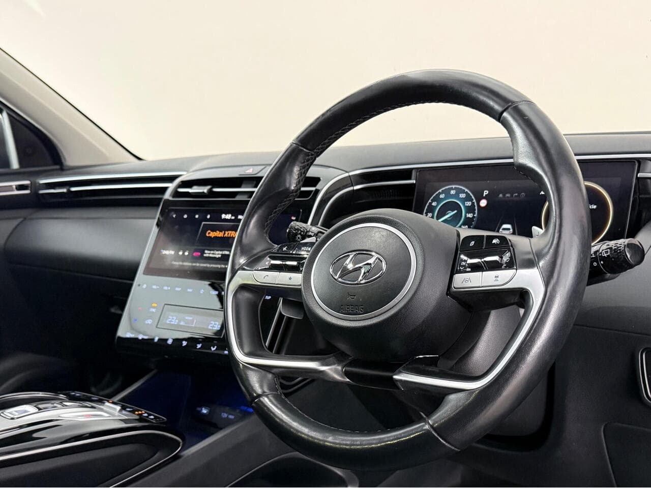 Hyundai TUCSON thumbnail Steering Wheel