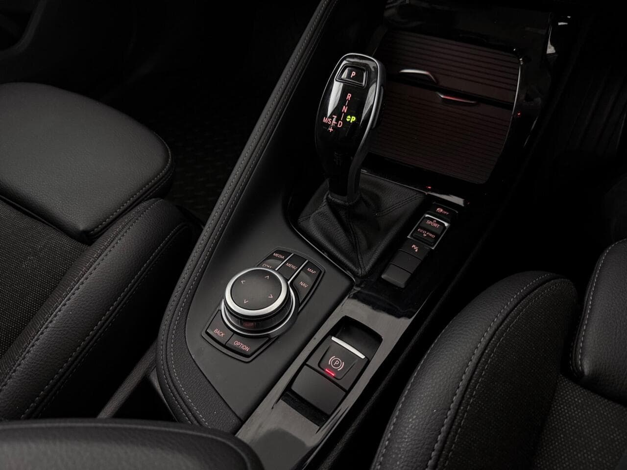 BMW X1 thumbnail Interior Front