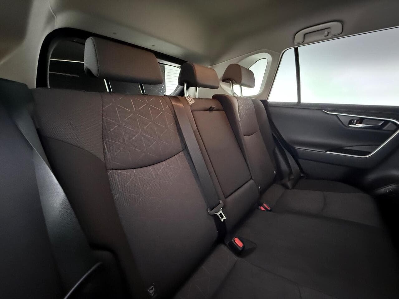Toyota RAV4 thumbnail Seats Rear