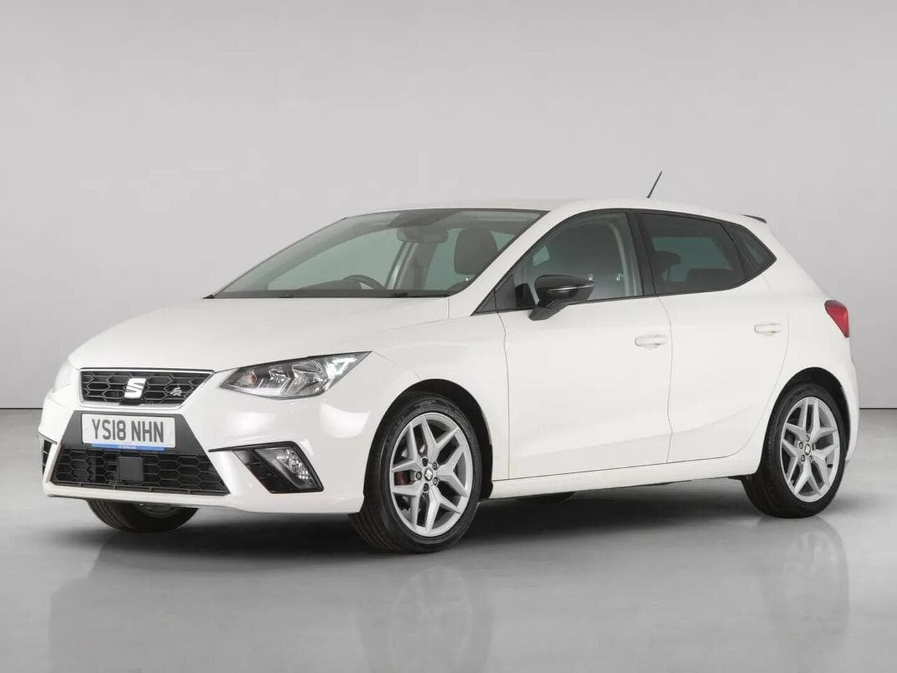 SEAT Ibiza thumbnail Front Left