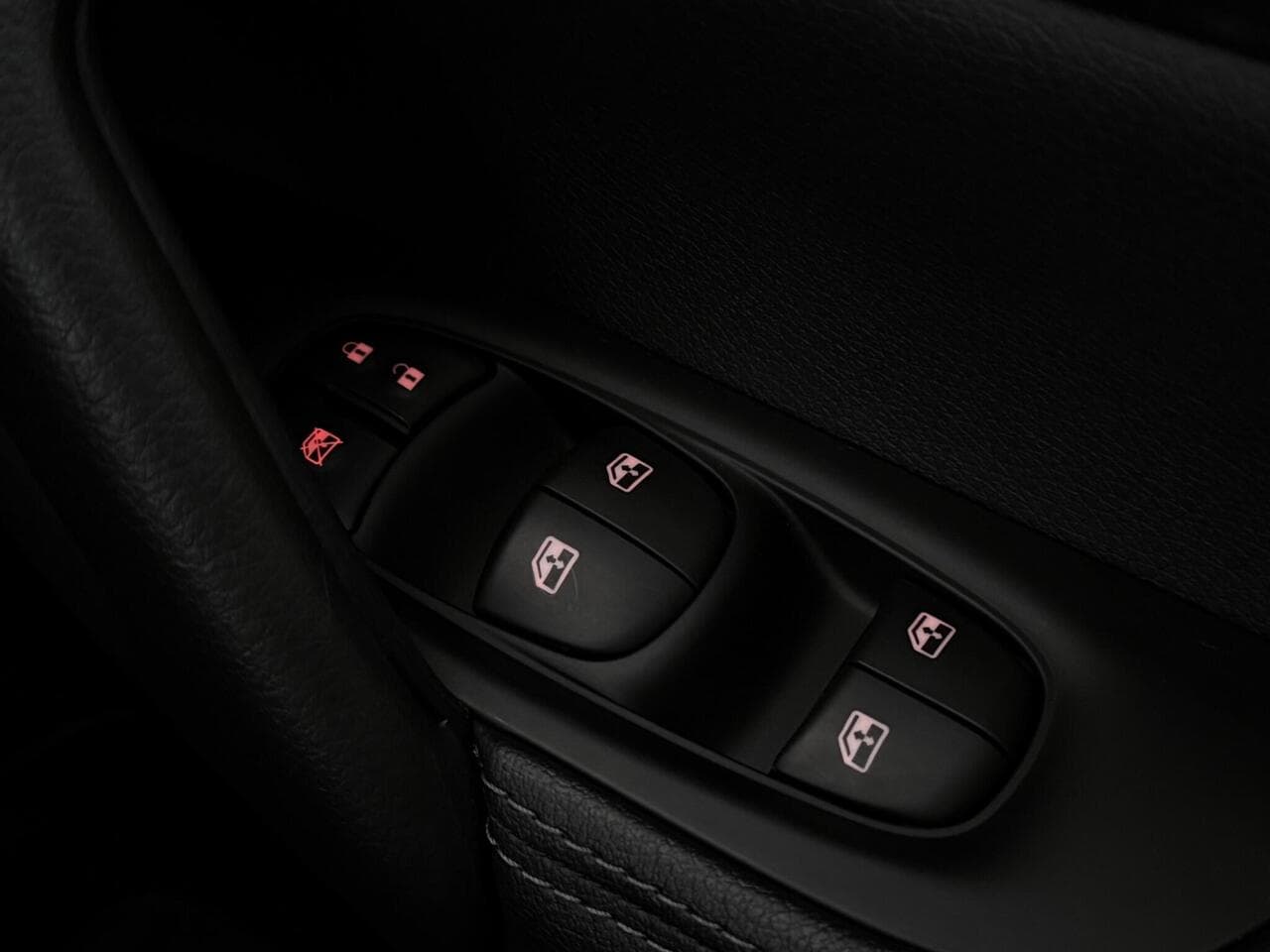 Nissan Qashqai thumbnail Misc Controls
