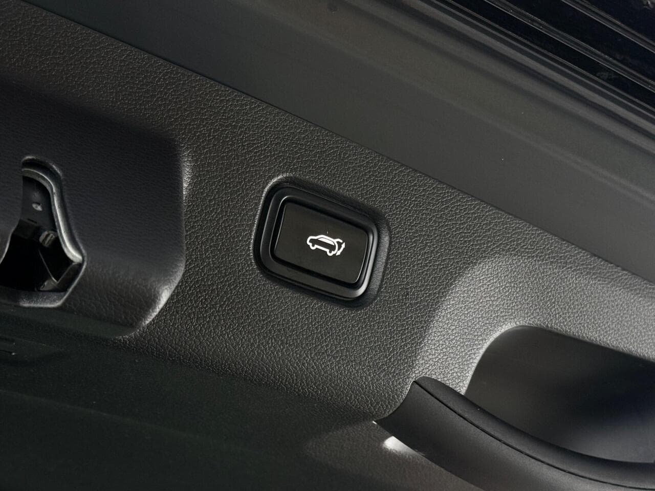 Kia Sportage thumbnail Misc Controls