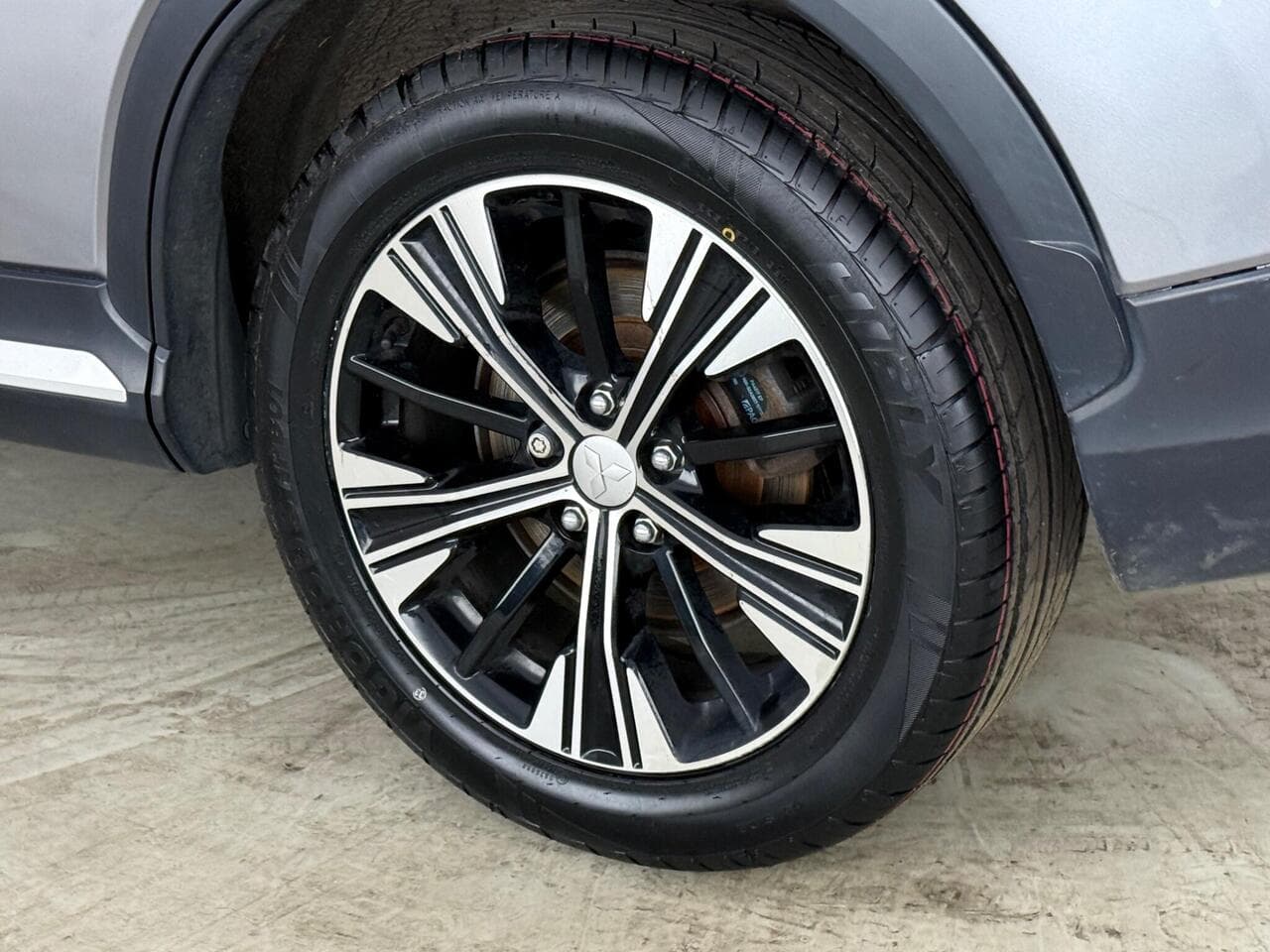 Mitsubishi Eclipse Cross thumbnail Wheel