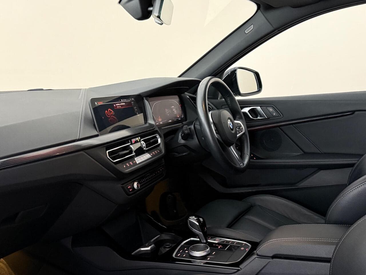 BMW 1 Series thumbnail Interior Front