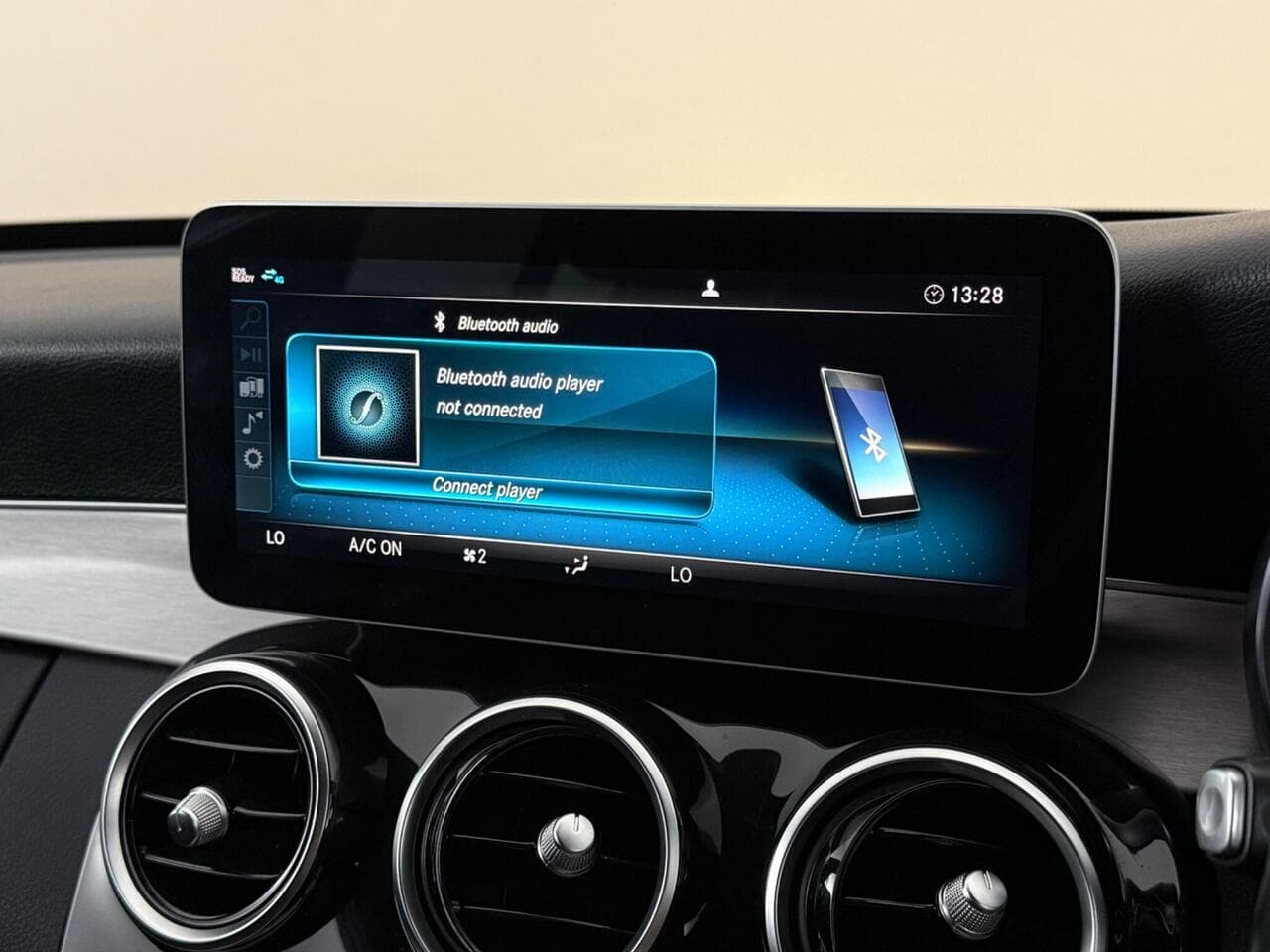 Mercedes-Benz C Class thumbnail Infotainment System