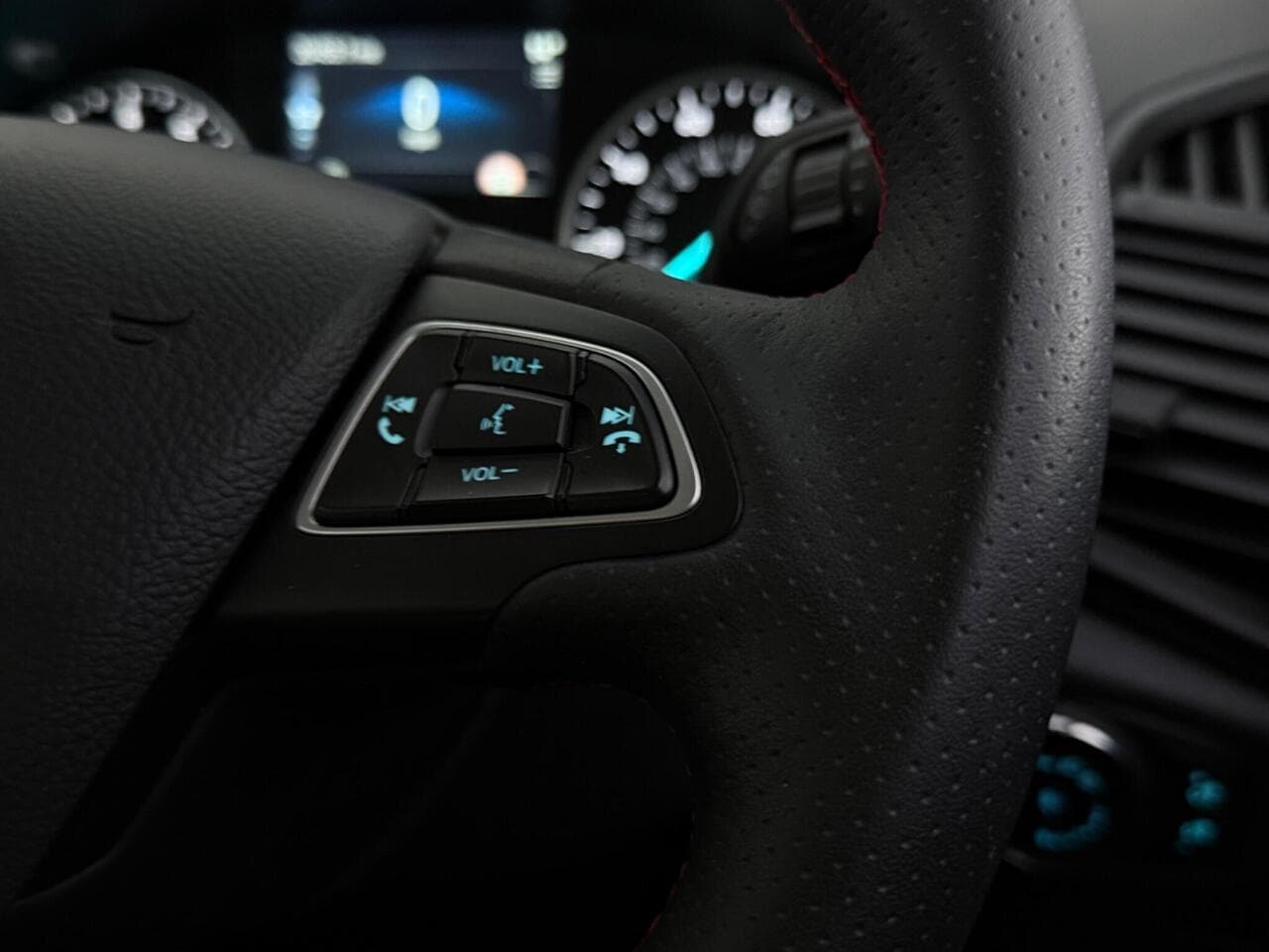 Ford EcoSport thumbnail Misc Controls