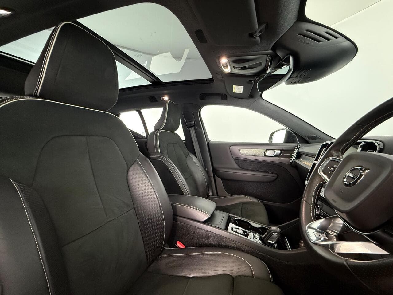 Volvo XC40 thumbnail Seat Driver