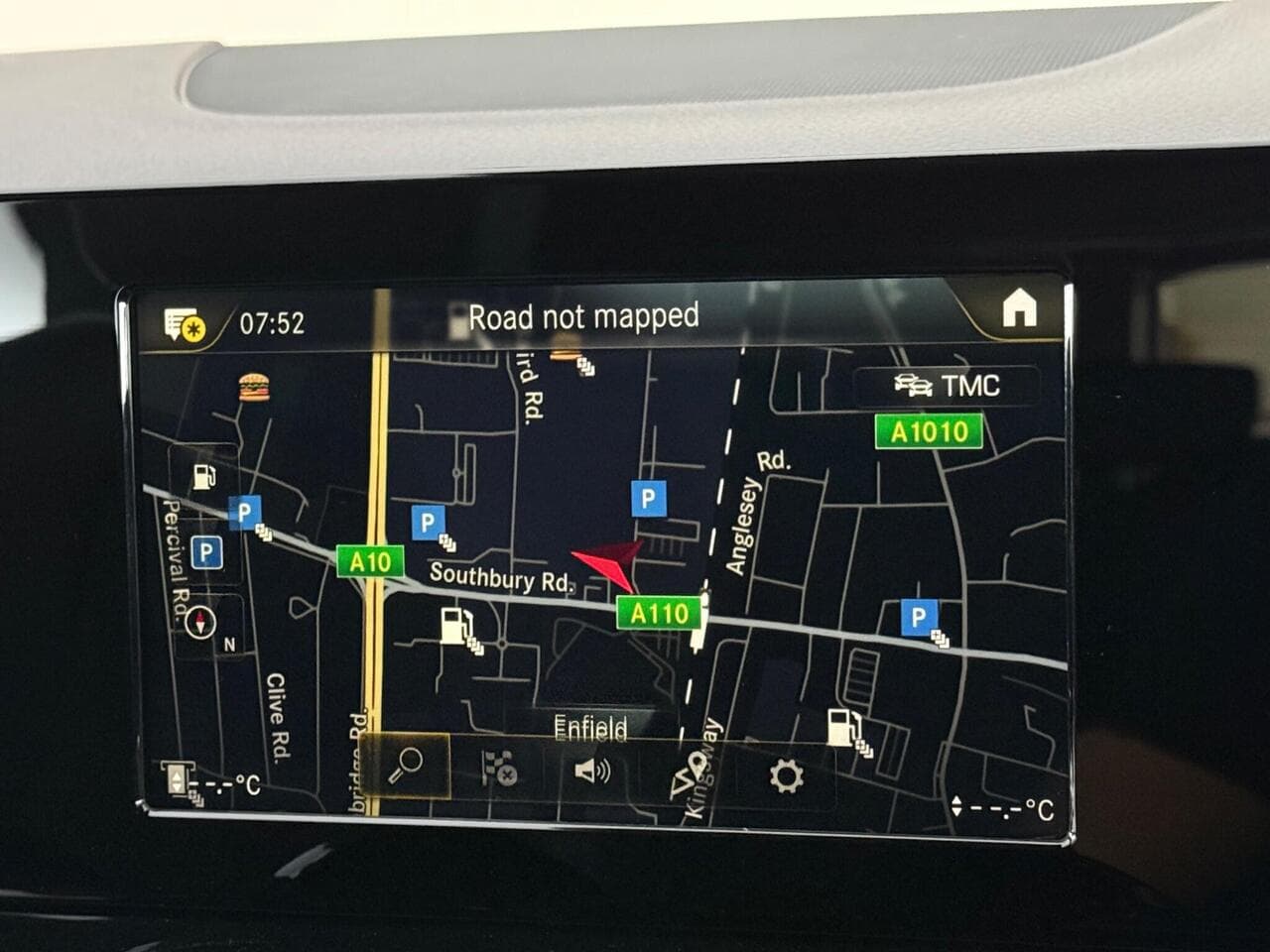 Mercedes-Benz GLA thumbnail Infotainment System
