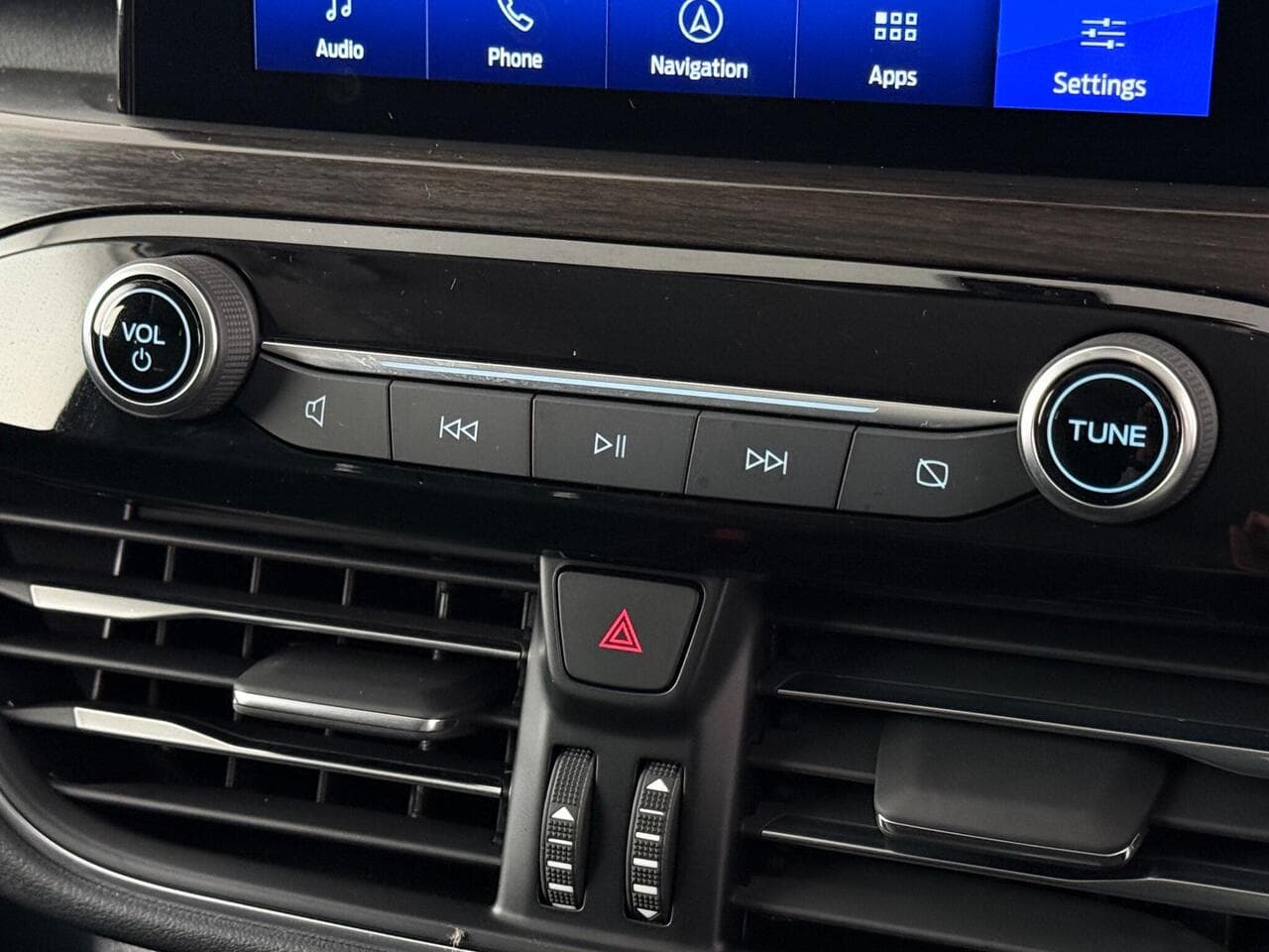 Ford Kuga thumbnail Misc Controls