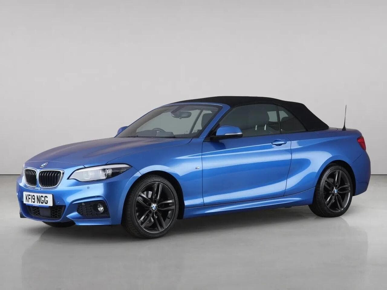 BMW 2 Series thumbnail Front Left