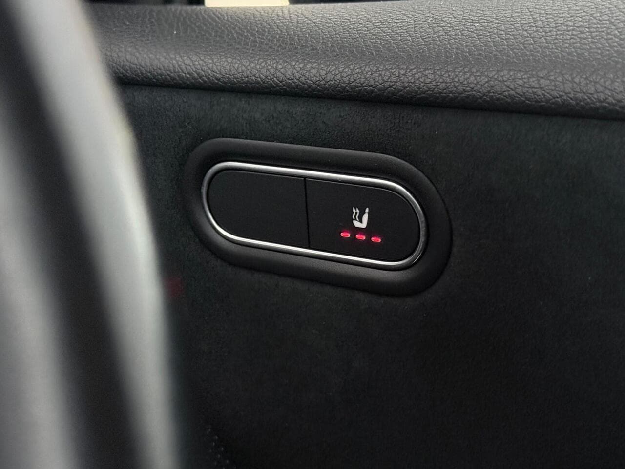 Mercedes-Benz A Class thumbnail Misc Controls