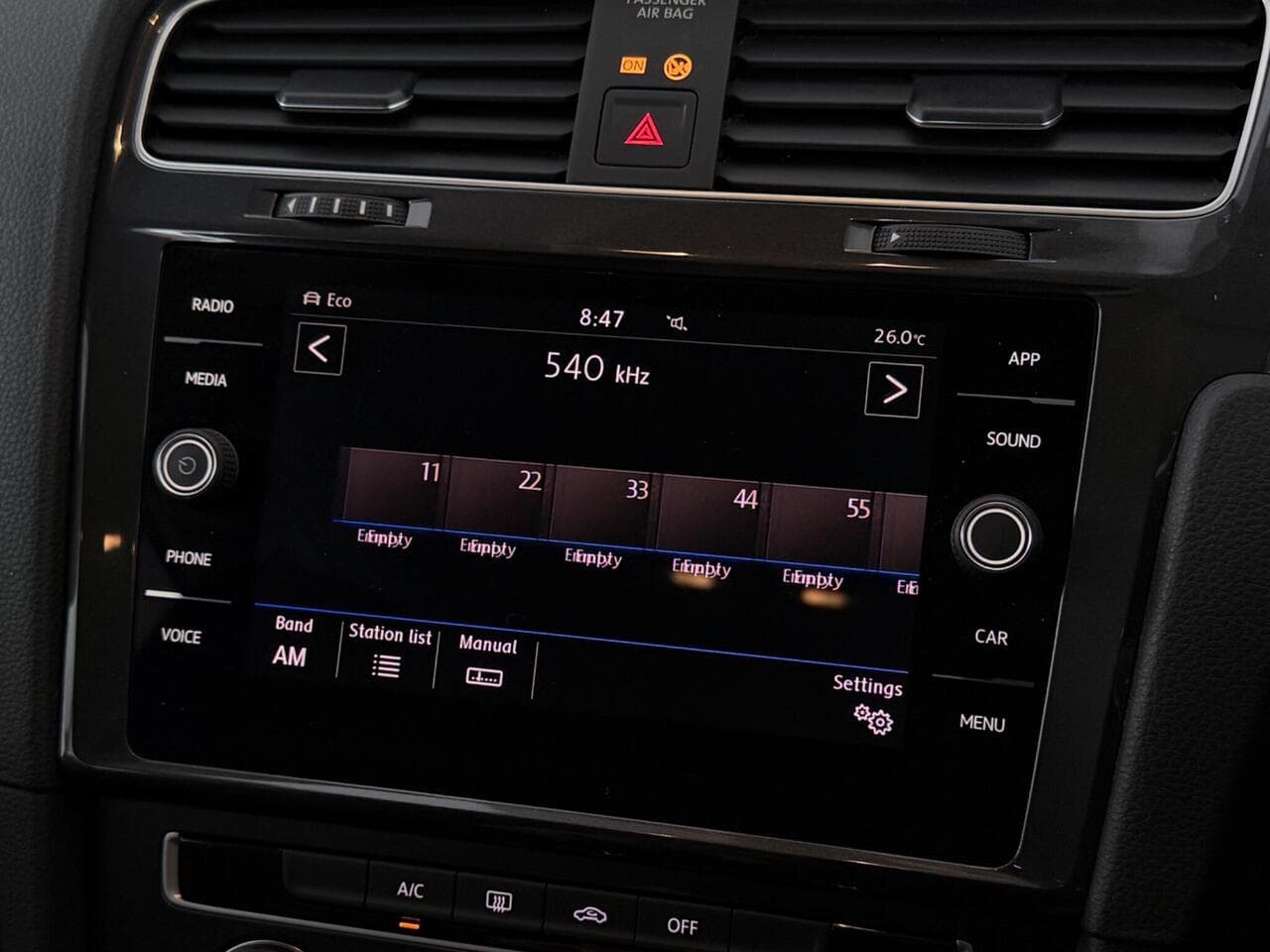 Volkswagen Golf thumbnail Infotainment System