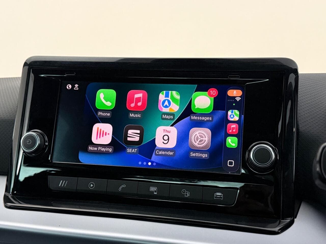 SEAT Arona thumbnail Infotainment System