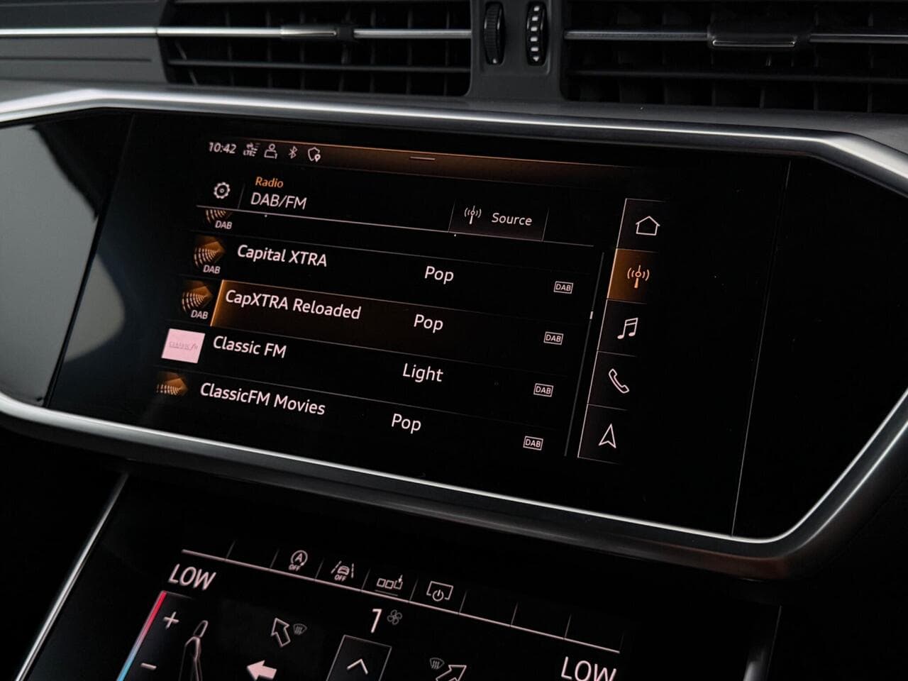 Audi A6 Avant thumbnail Infotainment System