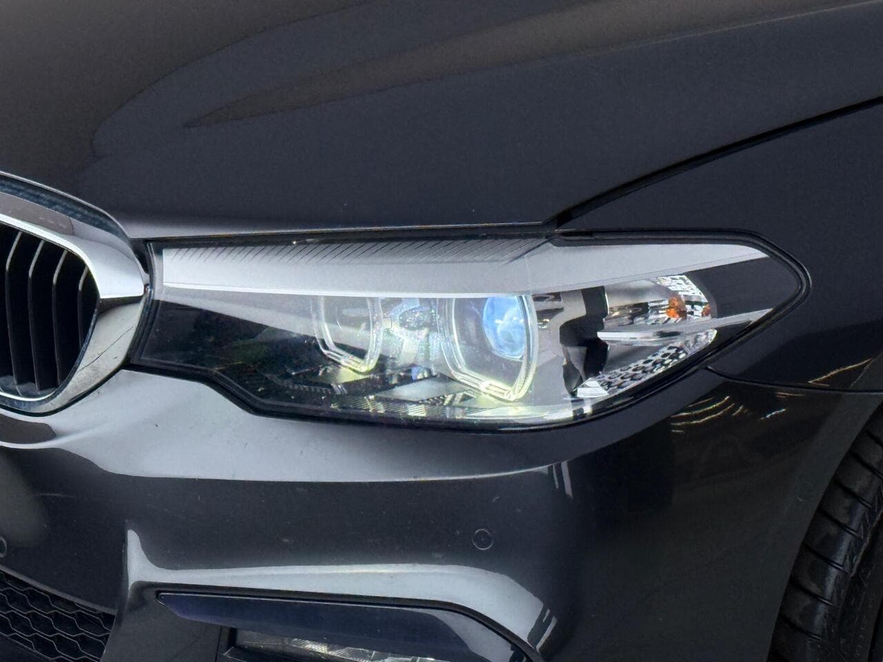 BMW 5 Series thumbnail Lights Front