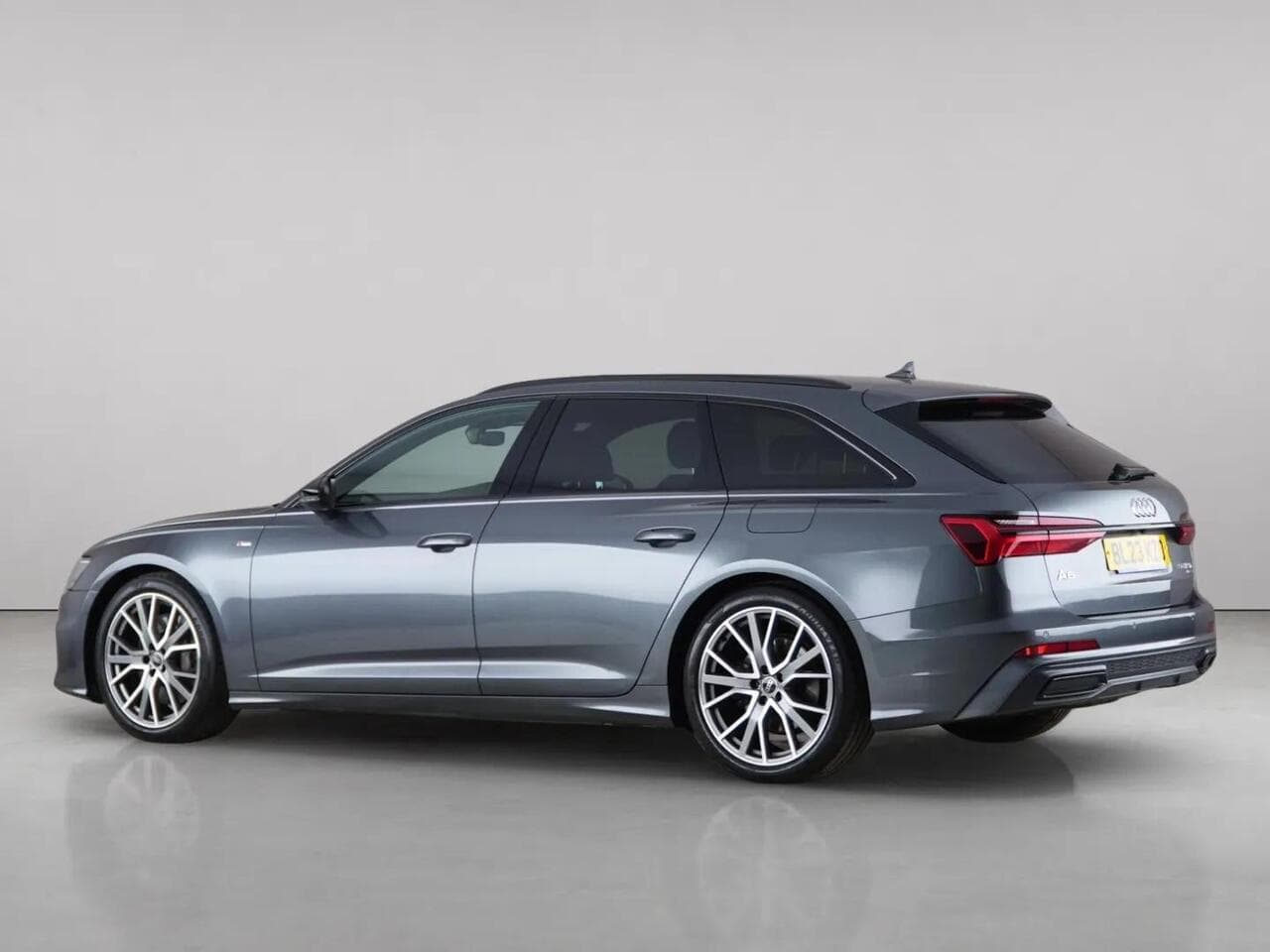 Audi A6 Avant thumbnail Side Left