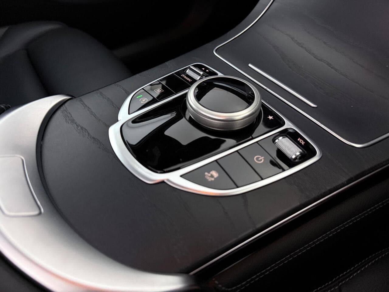 Mercedes-Benz GLC thumbnail Misc Controls