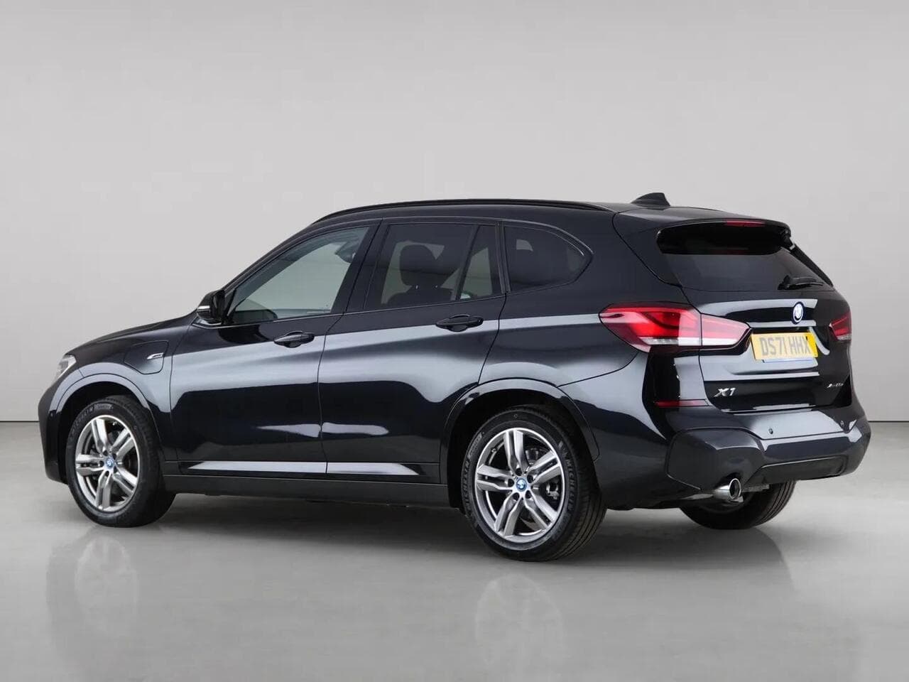 BMW X1 thumbnail Rear Left