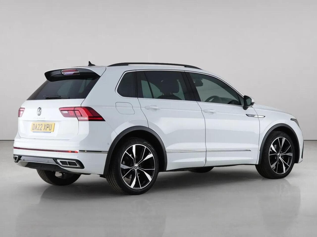Volkswagen Tiguan thumbnail Rear Right