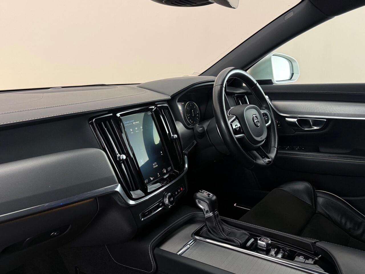 Volvo S90 thumbnail Interior Front