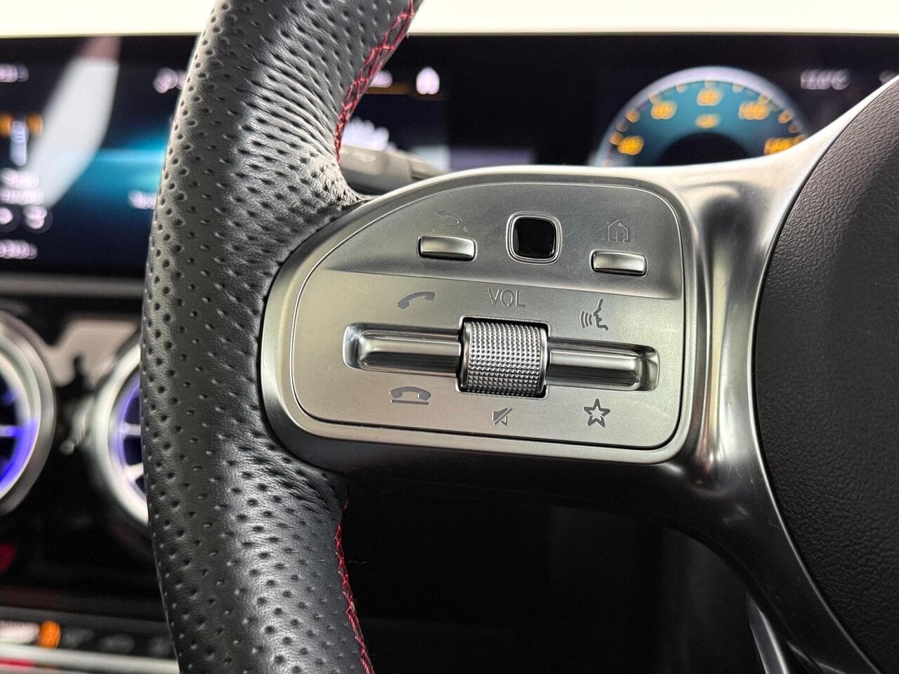 Mercedes-Benz A Class thumbnail Misc Controls