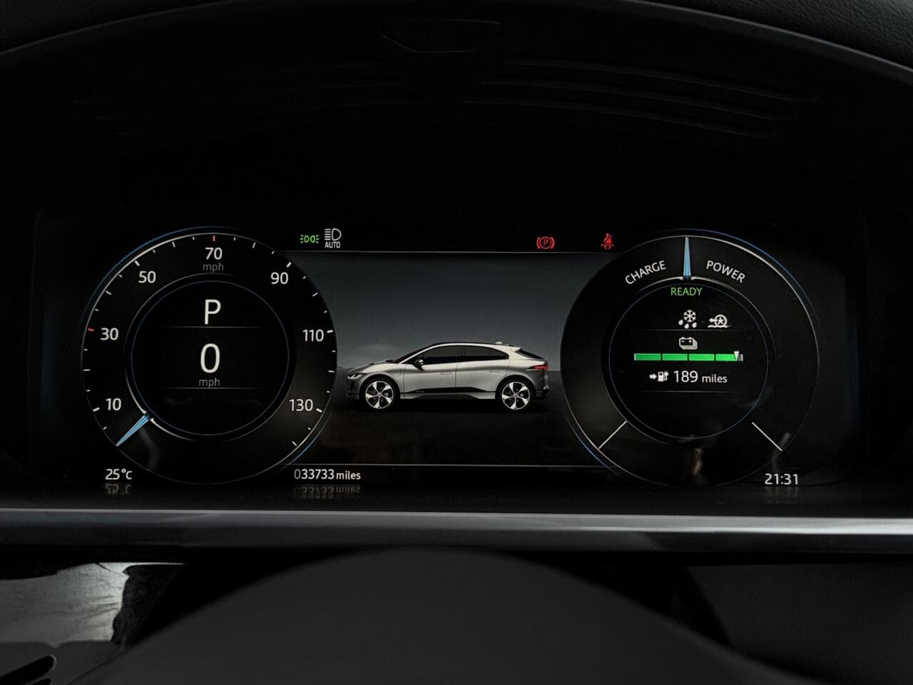 Jaguar I-PACE thumbnail Driver Instruments