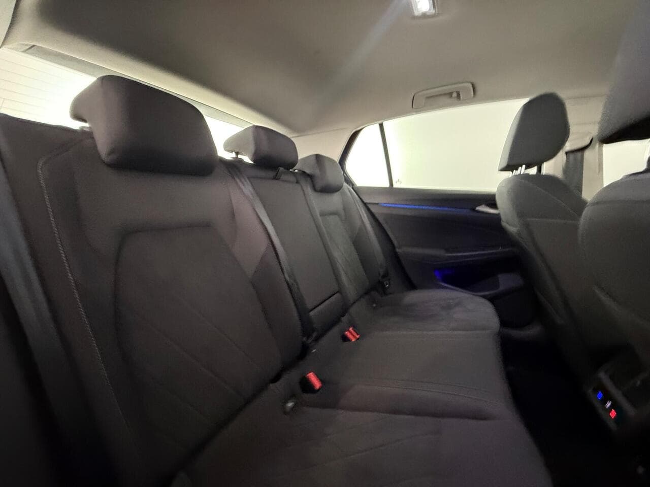 Volkswagen Golf thumbnail Seats Rear