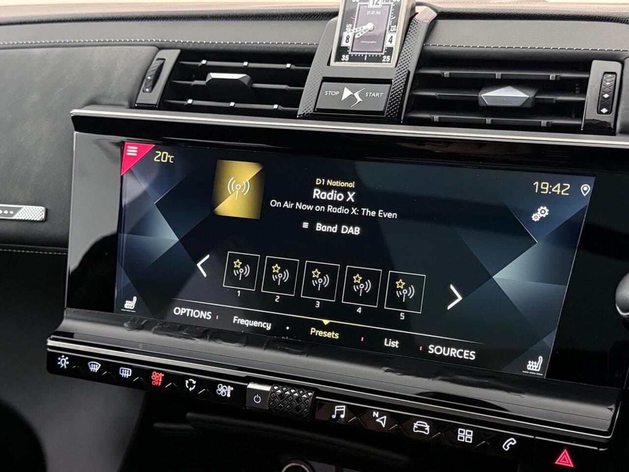 DS AUTOMOBILES DS 7 CROSSBACK thumbnail Infotainment System