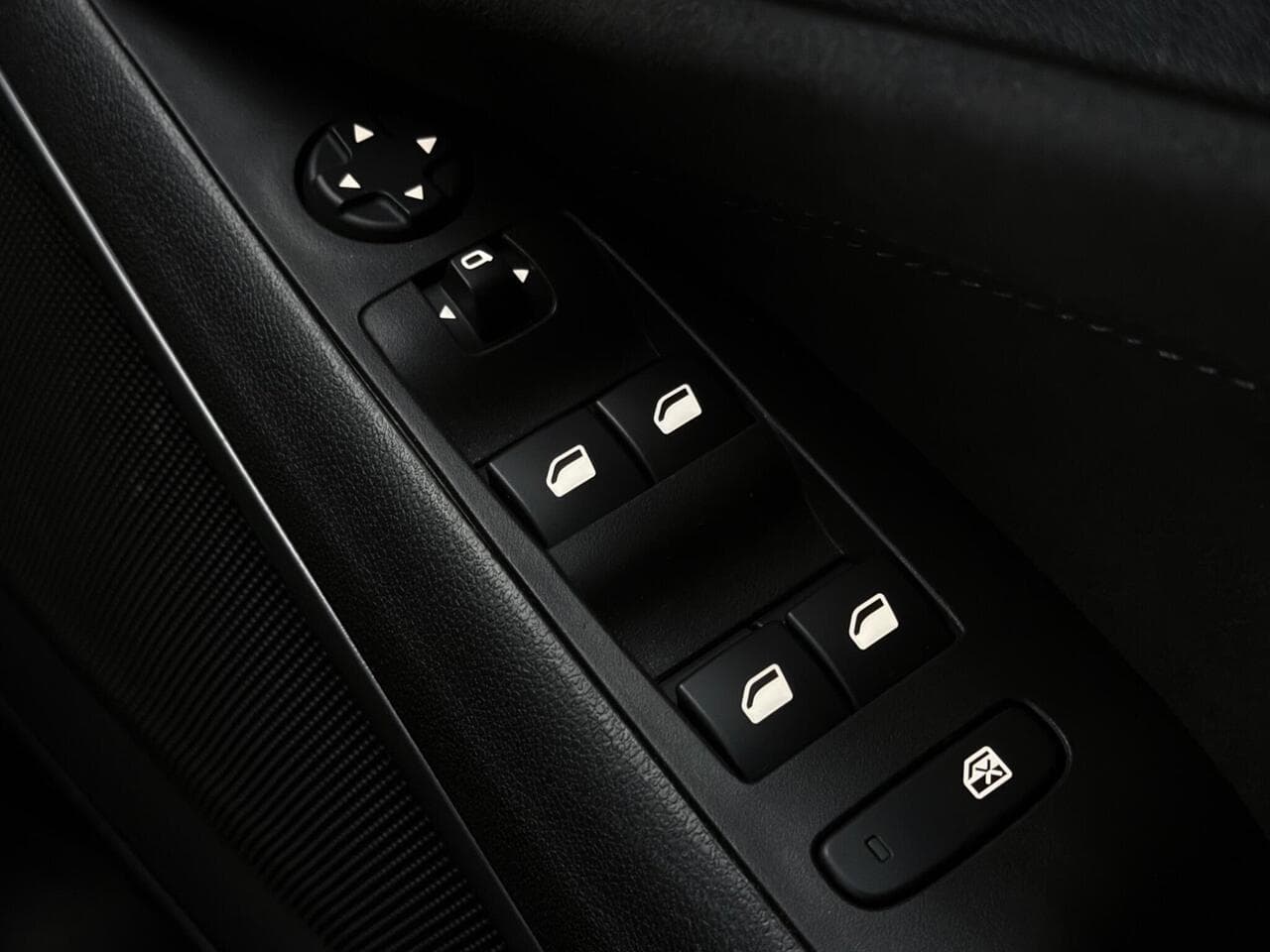 Vauxhall Crossland thumbnail Misc Controls