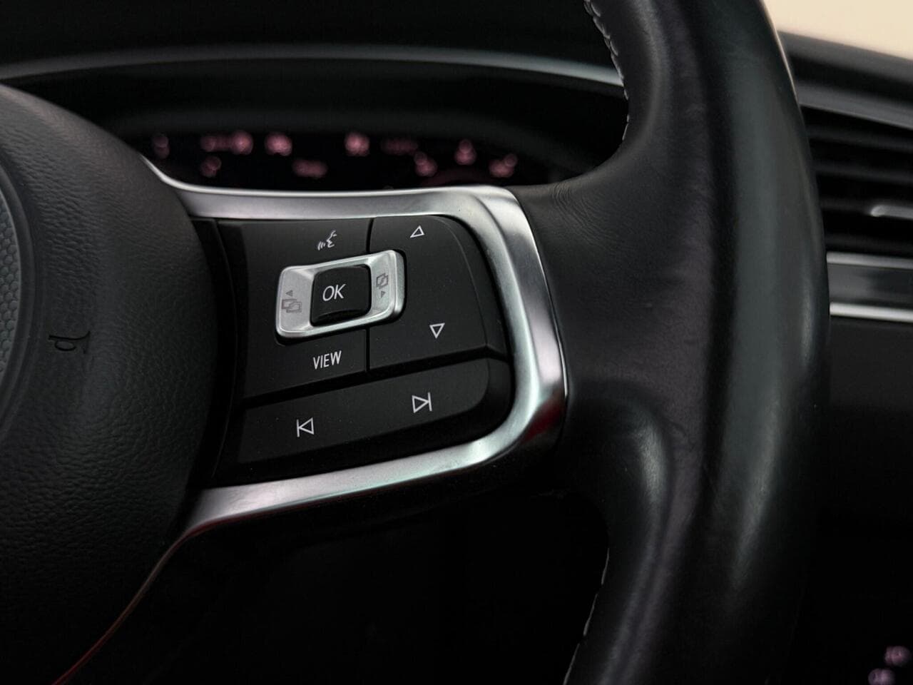 Volkswagen Tiguan thumbnail Misc Controls