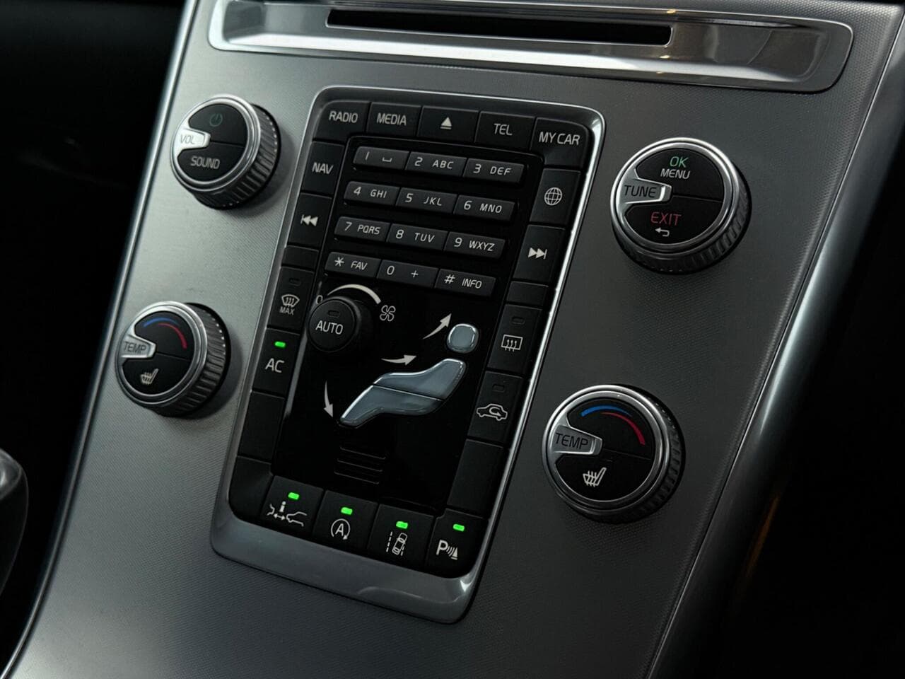 Volvo XC60 thumbnail Infotainment System