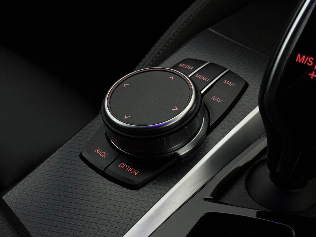 BMW 5 Series thumbnail Misc Controls