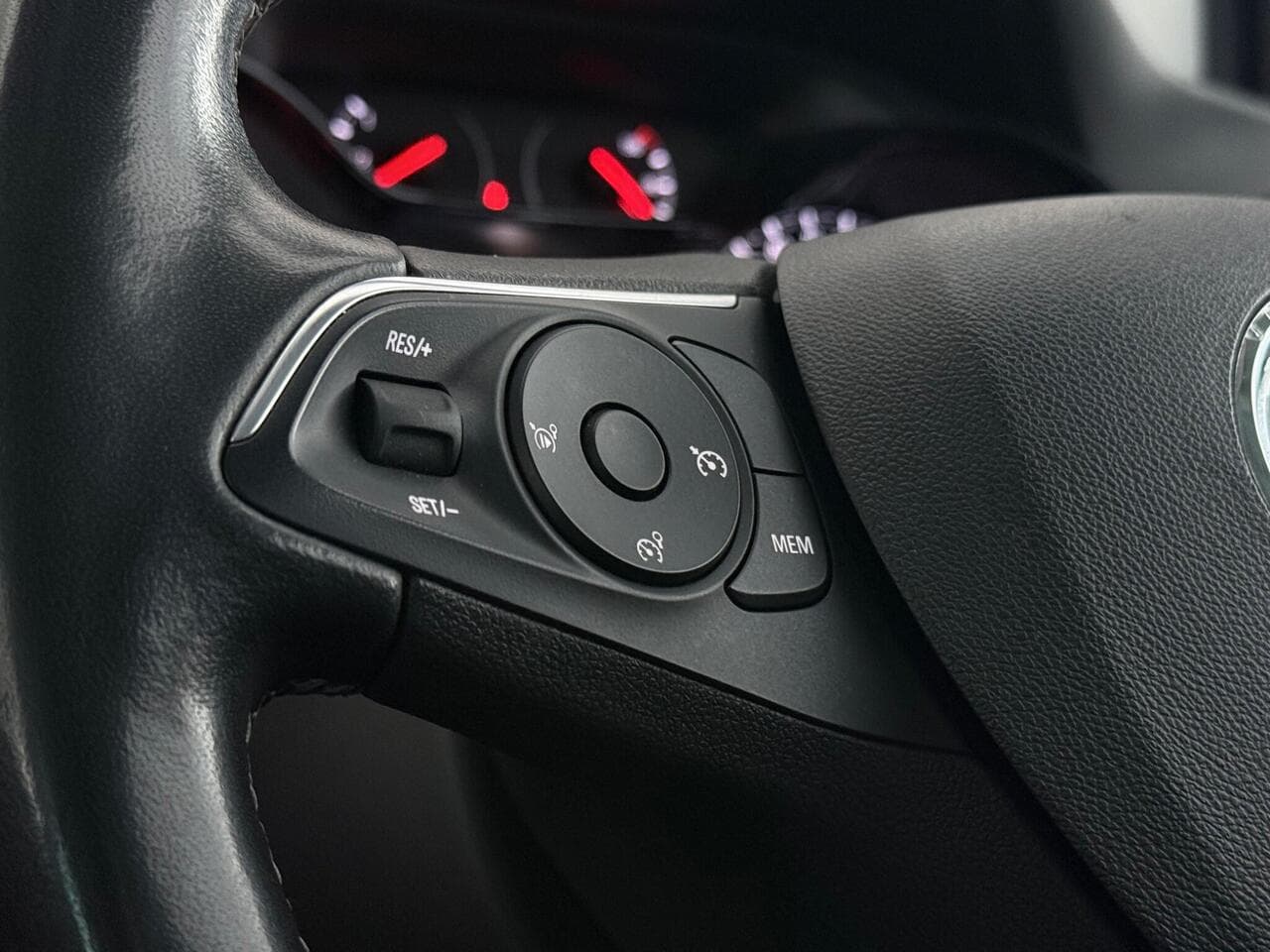 Vauxhall Crossland thumbnail Misc Controls