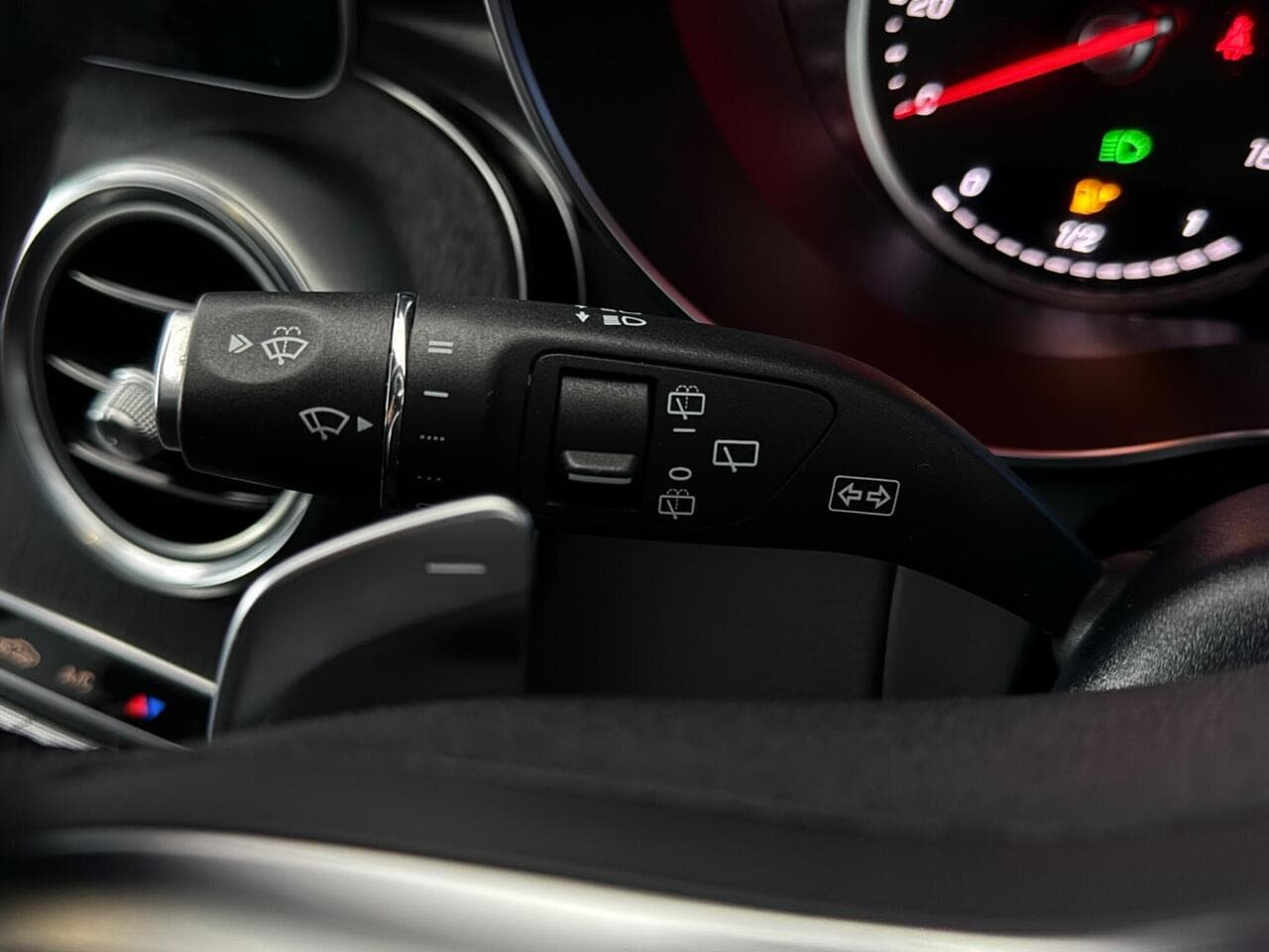 Mercedes-Benz GLC thumbnail Misc Controls