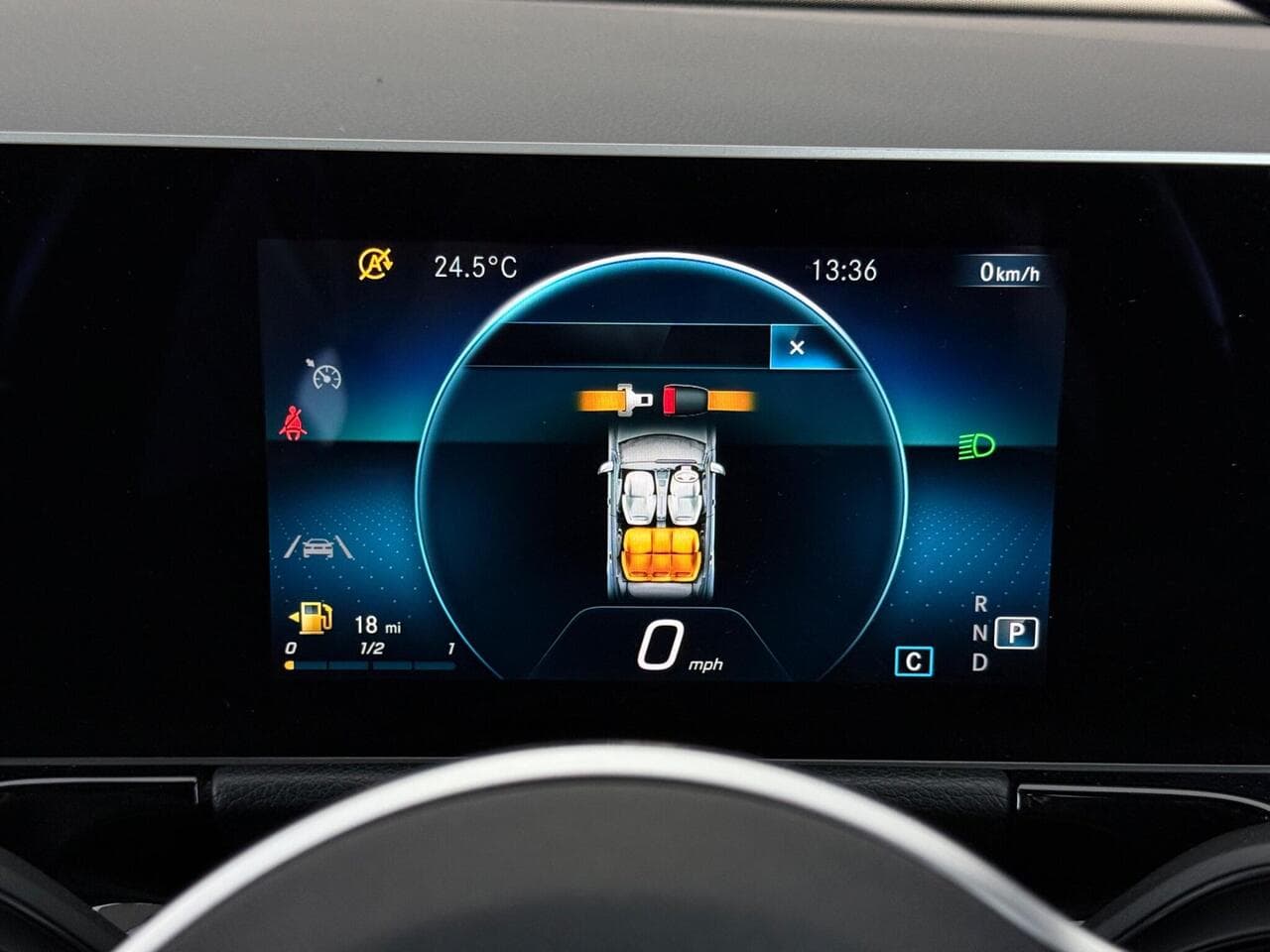 Mercedes-Benz GLA thumbnail Driver Instruments