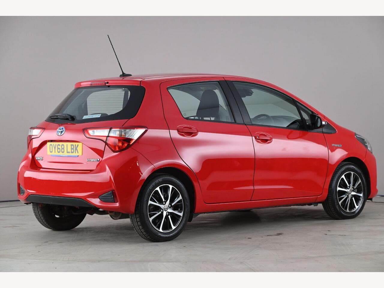 Toyota Yaris thumbnail Rear Right