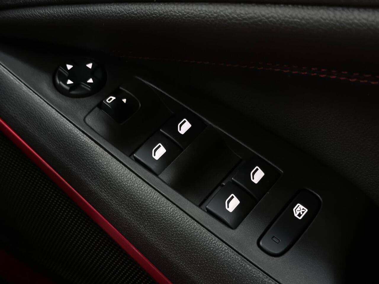 Vauxhall Crossland thumbnail Misc Controls