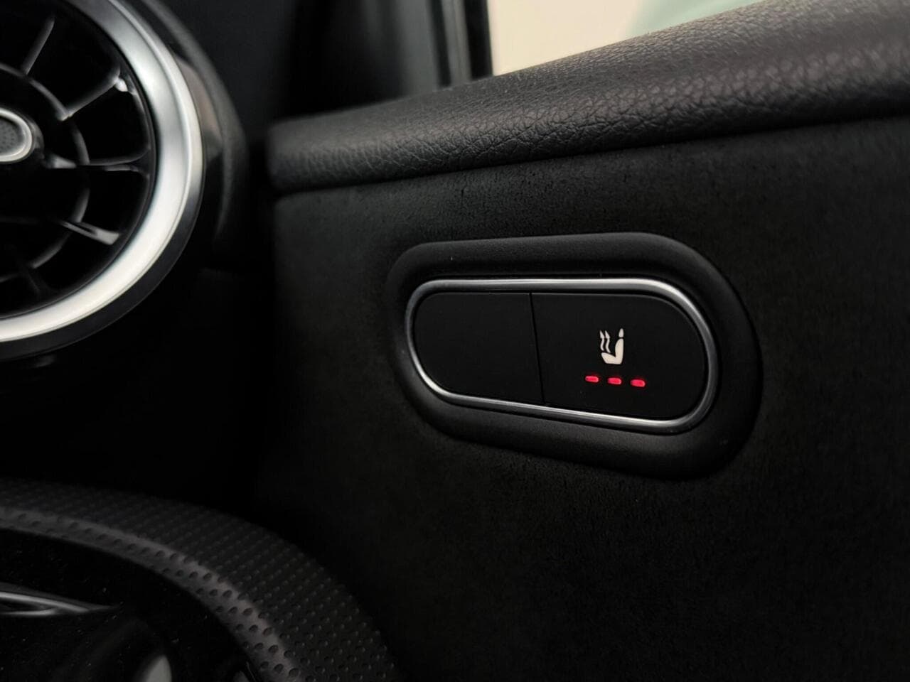 Mercedes-Benz A Class thumbnail Misc Controls