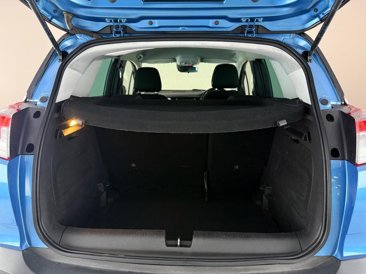Vauxhall Crossland X thumbnail Boot